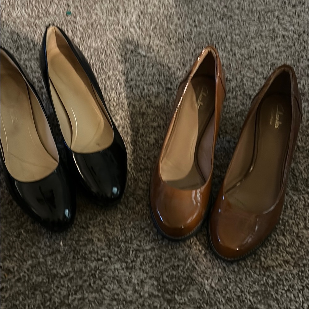Clarks Women's Black and Brown Pumps